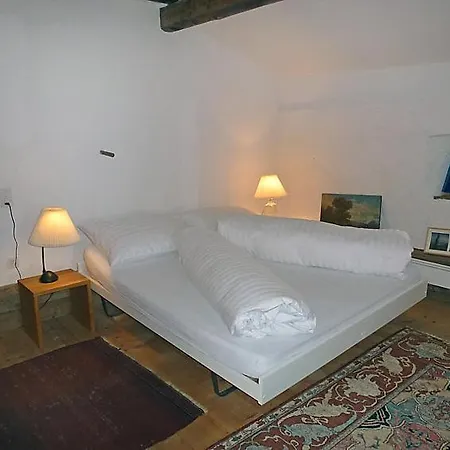 Lain Sleeps 8 Wifi 度假居 *
